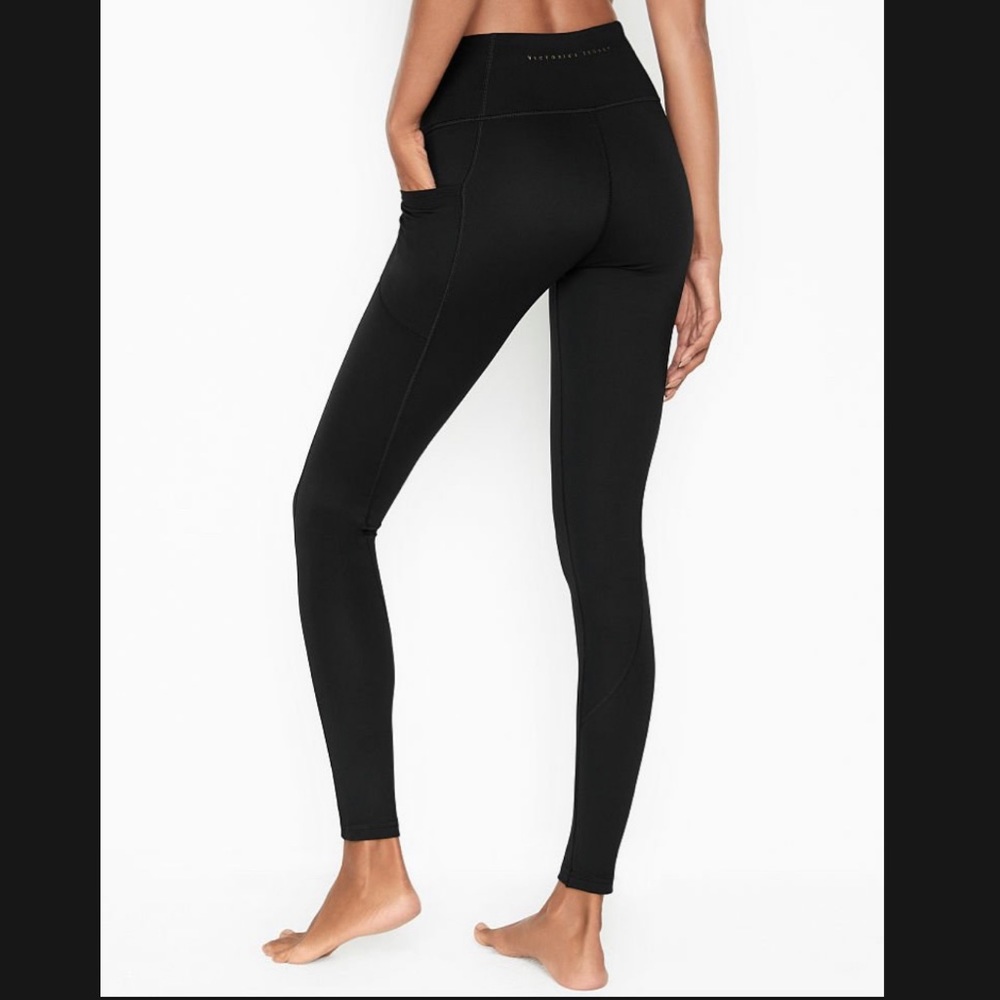 VICTORIA'S SECRET - Essential Pocket Legging (great condition / worn 1-2 times)